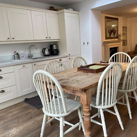 바스 Beautiful 3 Bed Basement Flat With Garden 아파트 외부 사진